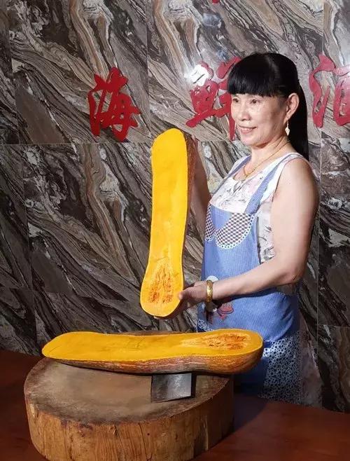 種南瓜竟然種出“麻煩”了，瓜販搶購，電視臺記者也趕來了